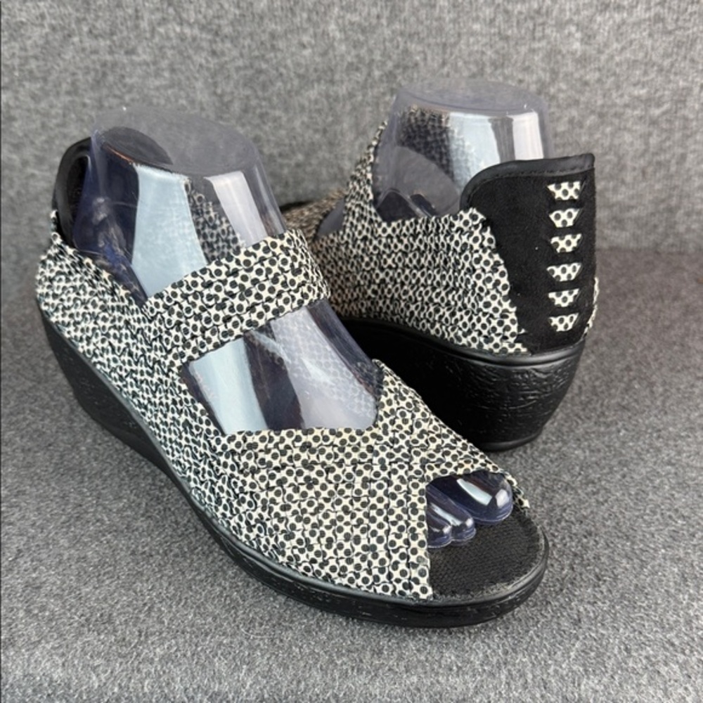 Bernie Mev Womens Mary Jane Wedge Shoes Woven Silver Gray Metallic Size 39/ US 8